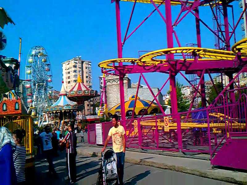 ملاهي بوستانجي لونا بارك Bostancı Lunapark