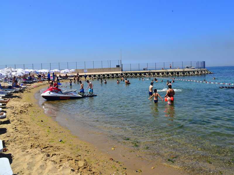 شاطئ جدا بوستان  Caddebostan Plajı