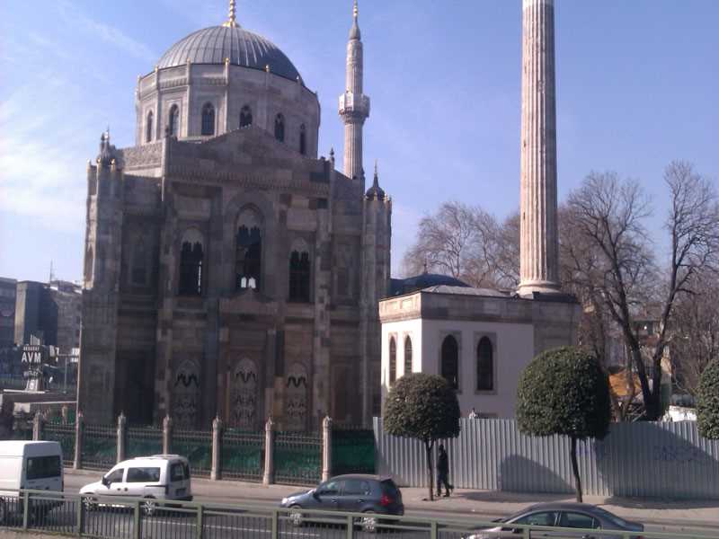 جامع برتونيال والدة السلطان Perteniyal Valide Sultan Camii